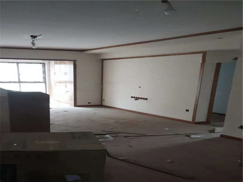 中建芙蓉嘉苑(南區(qū))法拍房19棟802號(hào)房屋及其室內(nèi)物品
