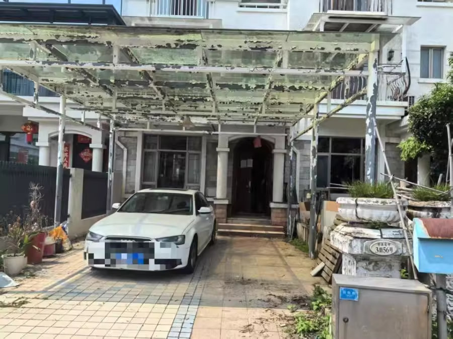 （別墅）長沙碧桂園翠漾花岸三街法拍房38、50、52、56、58、60、62、66號156室及室內(nèi)物品